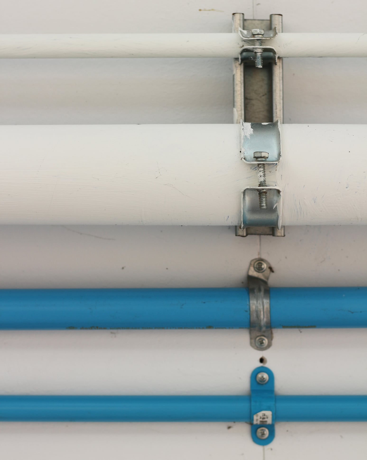 Pipe hanger spacing or pipe support. 